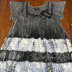 Sakkas Black and Gray Textured Blouse